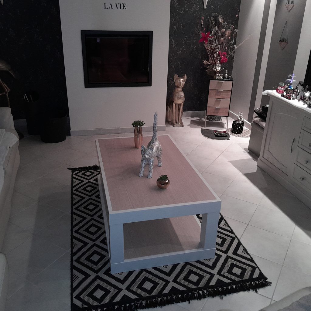 Table de salon sur mesure adaptée aux dimensions de la pièce