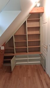 Aménagement sous pente sur mesure pour optimiser l’espace